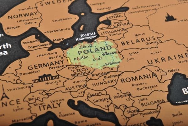 Kaparós világtérkép angol nyelven zászlókkal, kockákkal, táskával – 82 x 59 cm (WNDR23442) - Image 7