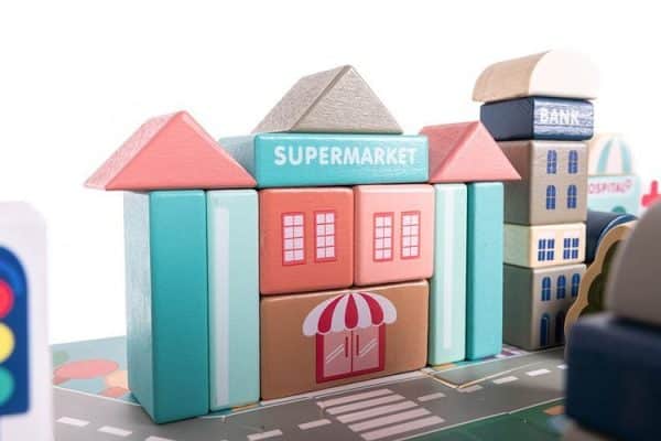 Kreatív fa város építőjáték játszószőnyeggel – 115 darab (WNDR11228) - Image 9