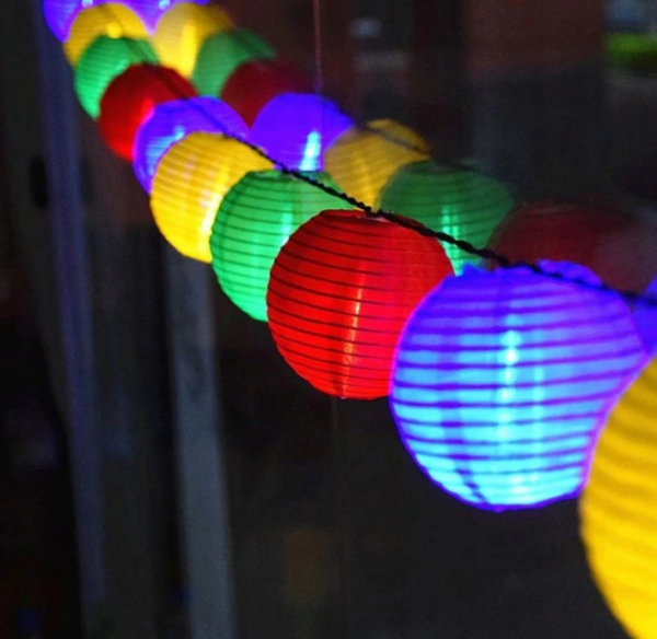 Napelemes színes lampionfüzér – 3 m kültéri dekoráció, 2 világítási mód, IP44 vízálló (WNDR15675) - Image 2