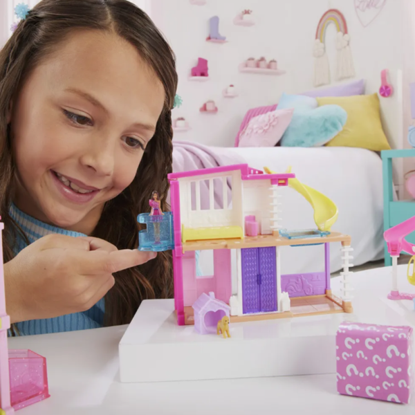 Mini házas Barbie játékkészlet – titokzatos Barbieland meglepetésdoboz kiegészítőkkel (EDC) - Image 2