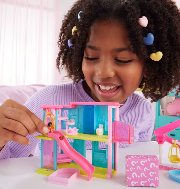Mini házas Barbie játékkészlet – titokzatos Barbieland meglepetésdoboz kiegészítőkkel (EDC) - Image 12